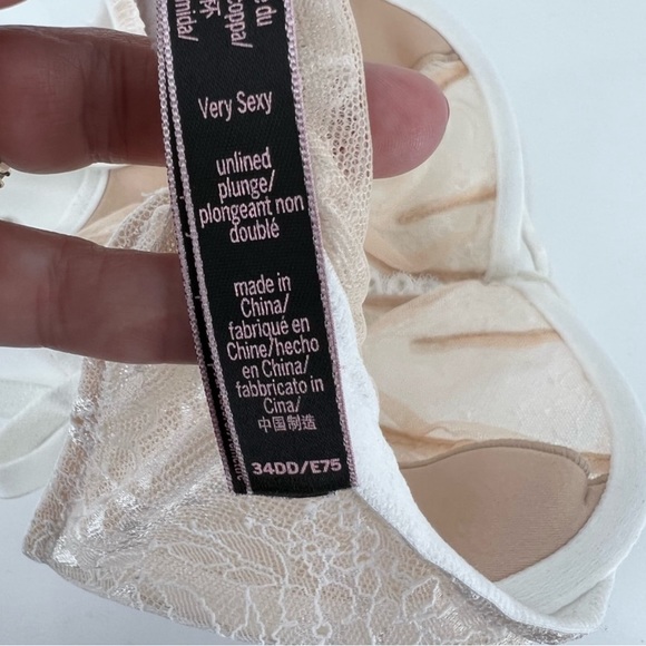 Victoria Secret Bra - Picture 3 of 3
